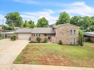 501 Queensboro Place, Yukon, OK 73099