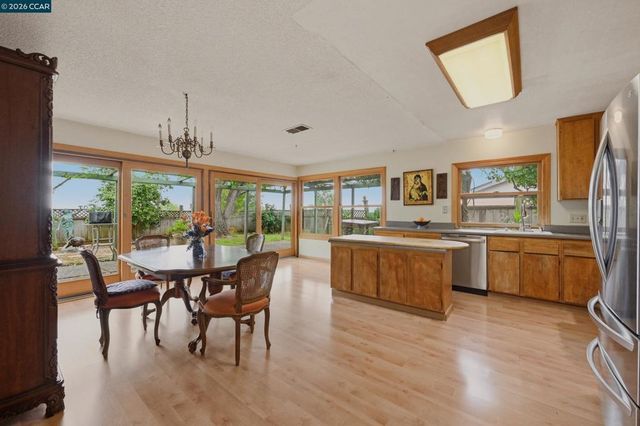 104 Gill Way, Benicia, CA 94510