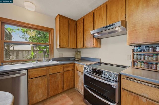 104 Gill Way, Benicia, CA 94510