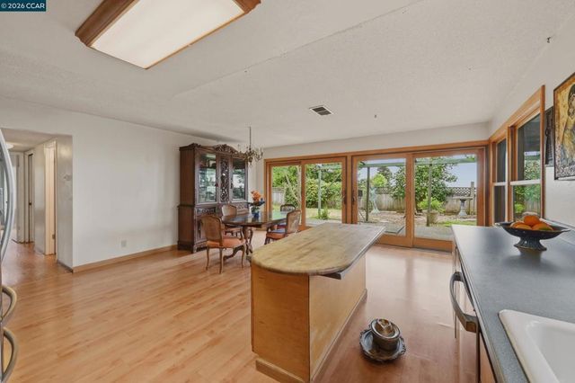 104 Gill Way, Benicia, CA 94510