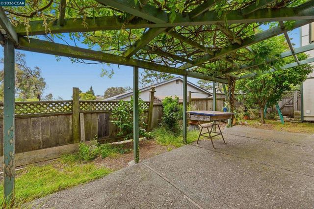 104 Gill Way, Benicia, CA 94510