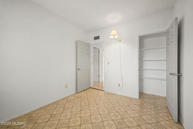 685 S Pantano Parkway, Tucson, AZ 85710