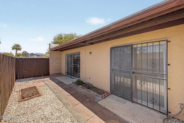 685 S Pantano Parkway, Tucson, AZ 85710