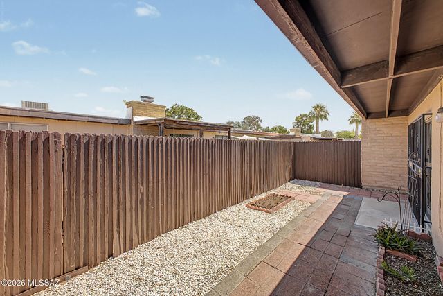 685 S Pantano Parkway, Tucson, AZ 85710