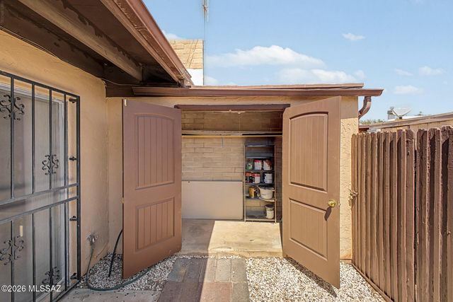 685 S Pantano Parkway, Tucson, AZ 85710