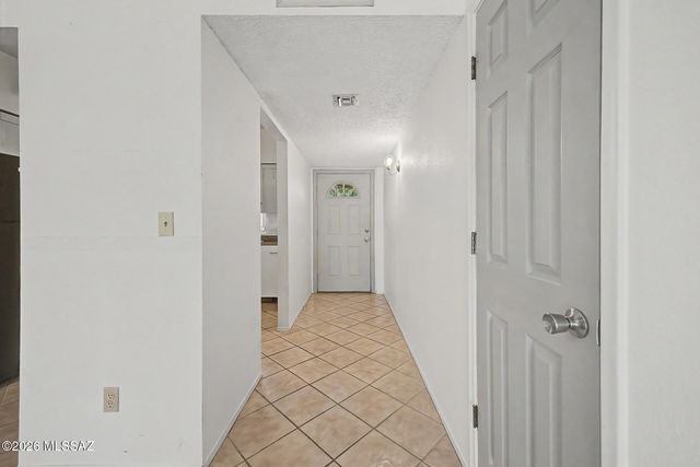 685 S Pantano Parkway, Tucson, AZ 85710