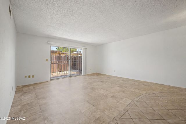 685 S Pantano Parkway, Tucson, AZ 85710