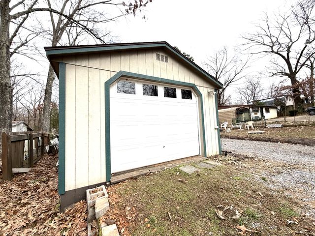 245 Powell Dr, Springville, TN 38256