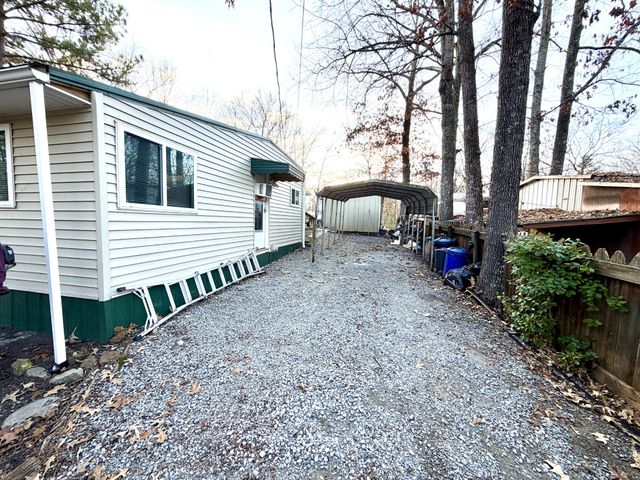 245 Powell Dr, Springville, TN 38256