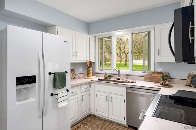 9217 Red Hill Road, New Hartford, NY 13413