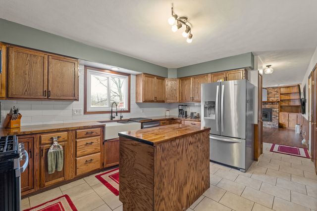 10727 95th Street, Coal Valley, IL 61240