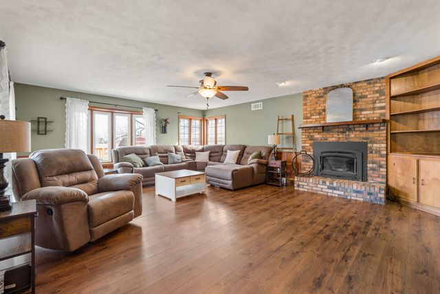 10727 95th Street, Coal Valley, IL 61240