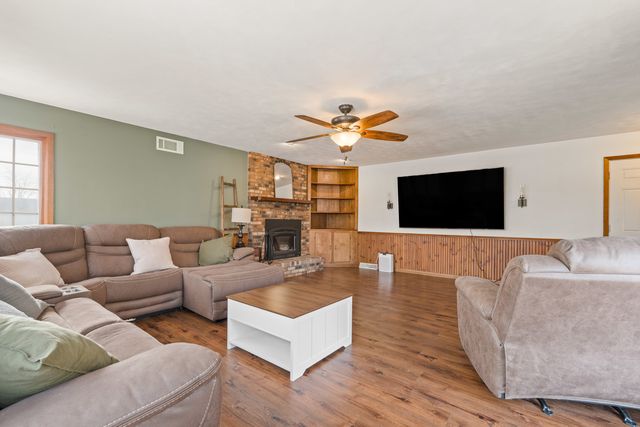 10727 95th Street, Coal Valley, IL 61240