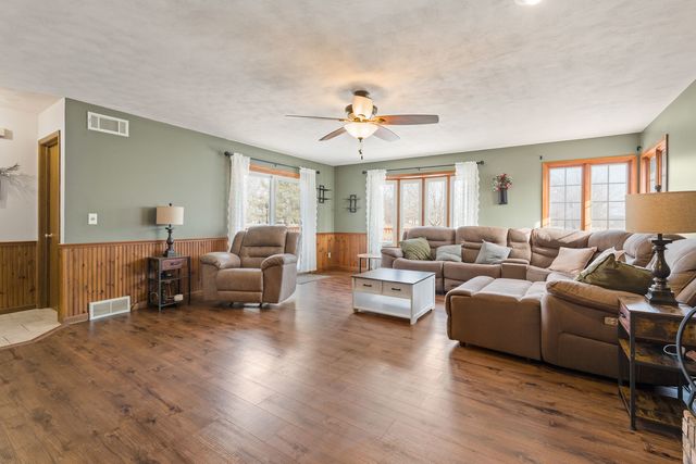 10727 95th Street, Coal Valley, IL 61240