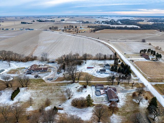 10727 95th Street, Coal Valley, IL 61240