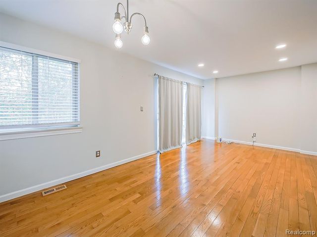 3203 Woodland Avenue, Royal Oak, MI 48073