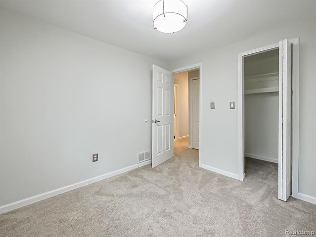 3203 Woodland Avenue, Royal Oak, MI 48073