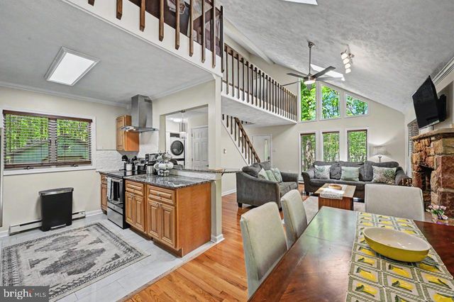 154 MOSHANNON DR, Pocono Lake, PA 18347