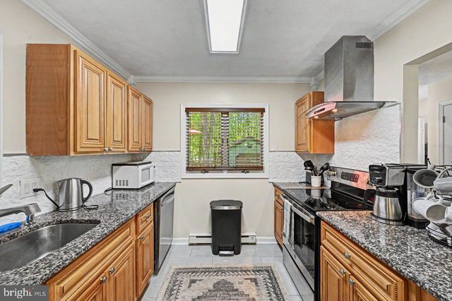 154 MOSHANNON DR, Pocono Lake, PA 18347