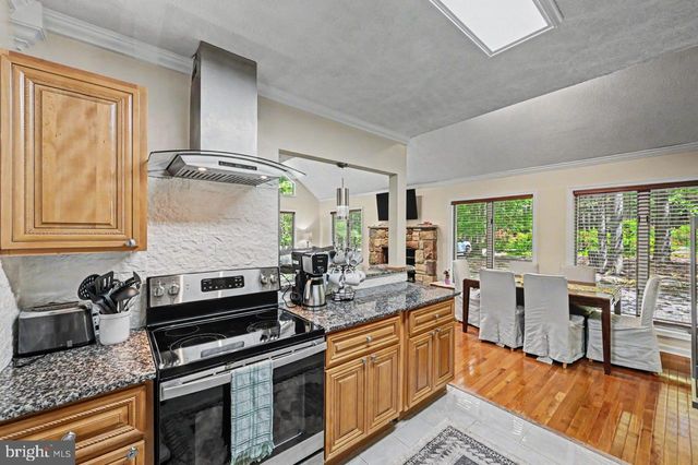 154 MOSHANNON DR, Pocono Lake, PA 18347