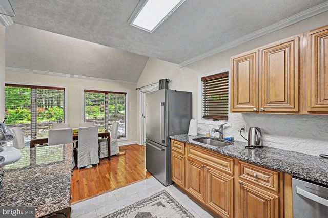 154 MOSHANNON DR, Pocono Lake, PA 18347