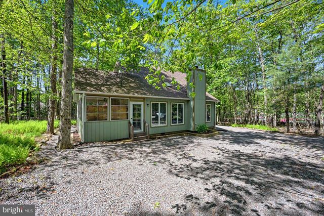 154 MOSHANNON DR, Pocono Lake, PA 18347