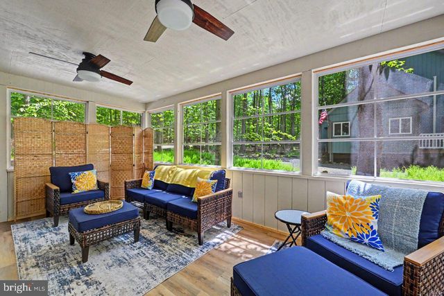 154 MOSHANNON DR, Pocono Lake, PA 18347