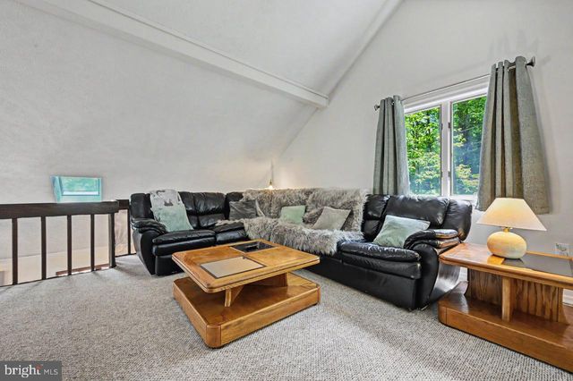 154 MOSHANNON DR, Pocono Lake, PA 18347
