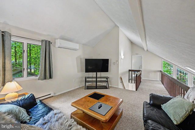 154 MOSHANNON DR, Pocono Lake, PA 18347