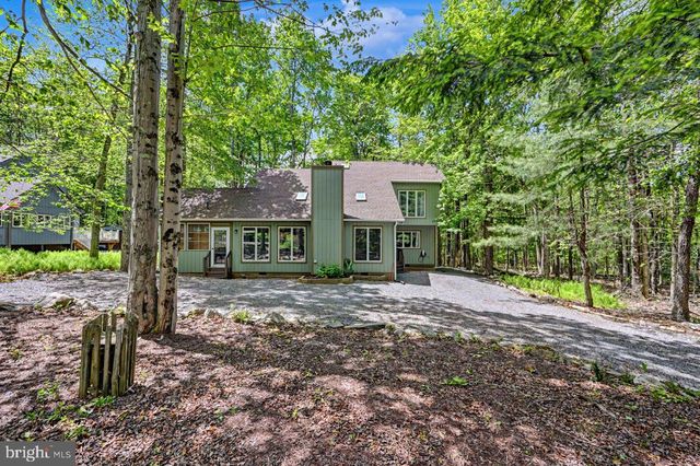 154 MOSHANNON DR, Pocono Lake, PA 18347