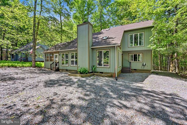 154 MOSHANNON DR, Pocono Lake, PA 18347