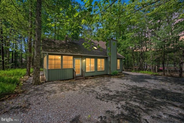 154 MOSHANNON DR, Pocono Lake, PA 18347