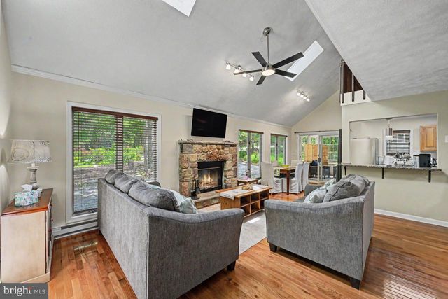 154 MOSHANNON DR, Pocono Lake, PA 18347