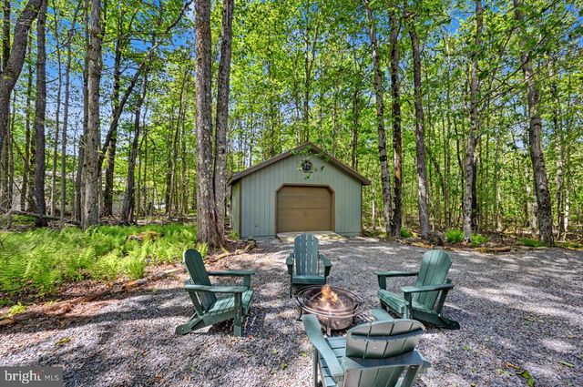 154 MOSHANNON DR, Pocono Lake, PA 18347