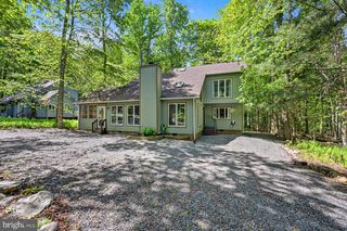 154 MOSHANNON DR, Pocono Lake, PA 18347