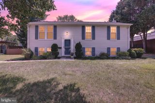 8409 LOCUST GROVE DR, Laurel, MD 20707