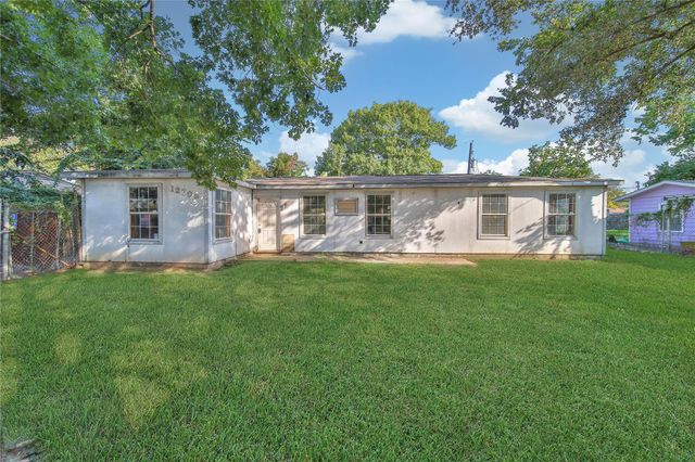 12709 Powell Lane, Houston, TX 77015