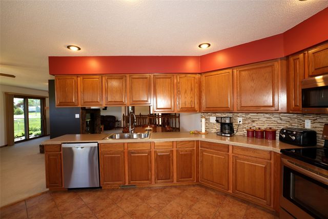713 Edgewood Lane, Madrid, IA 50156