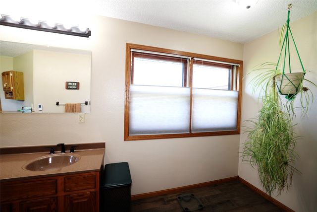 713 Edgewood Lane, Madrid, IA 50156