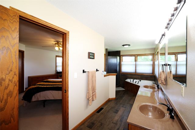 713 Edgewood Lane, Madrid, IA 50156