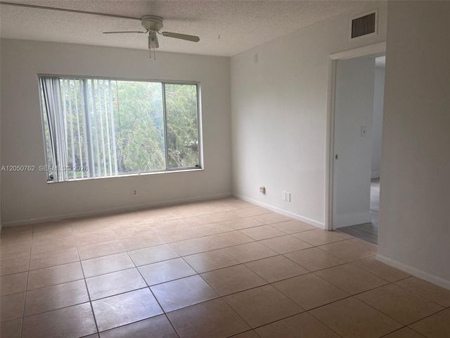 3231 NW 103rd Ter 208-C, Coral Springs, FL 33065