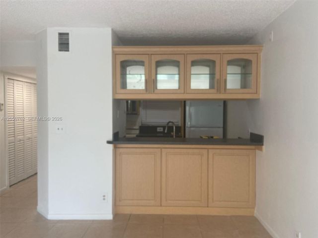 3231 NW 103rd Ter 208-C, Coral Springs, FL 33065