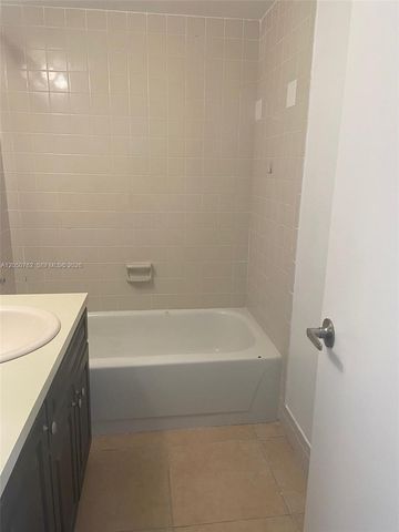 3231 NW 103rd Ter 208-C, Coral Springs, FL 33065