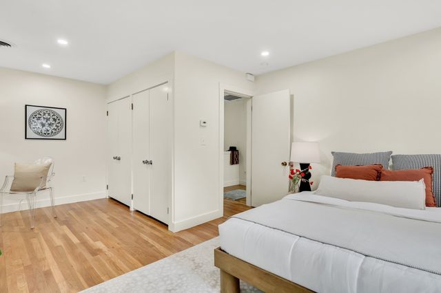 11 Sparks Street, Cambridge, MA 02138