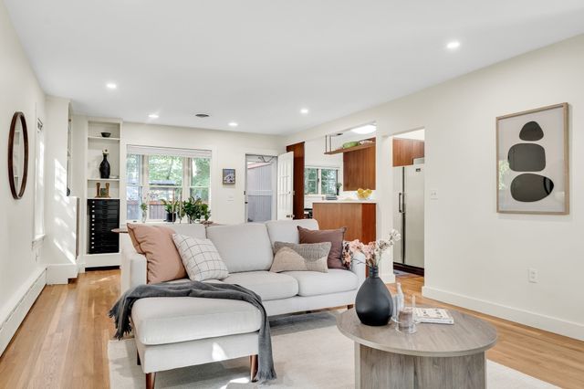 11 Sparks Street, Cambridge, MA 02138