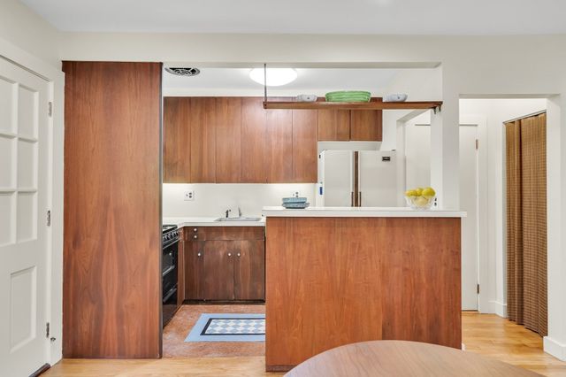 11 Sparks Street, Cambridge, MA 02138