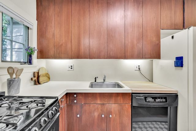 11 Sparks Street, Cambridge, MA 02138
