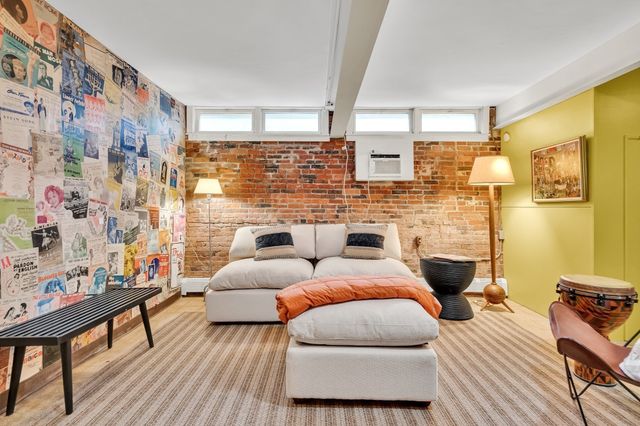 11 Sparks Street, Cambridge, MA 02138