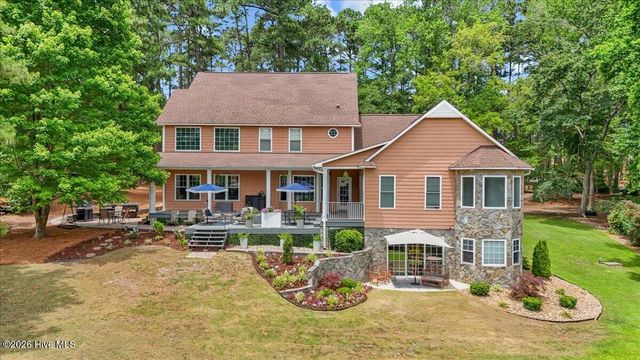 101 Vanore Road, West End, NC 27376