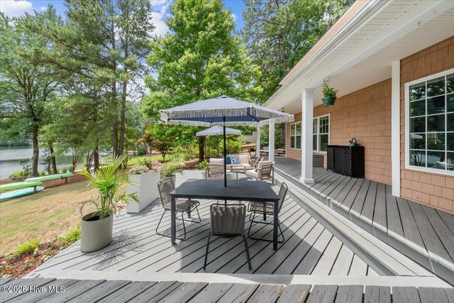 101 Vanore Road, West End, NC 27376
